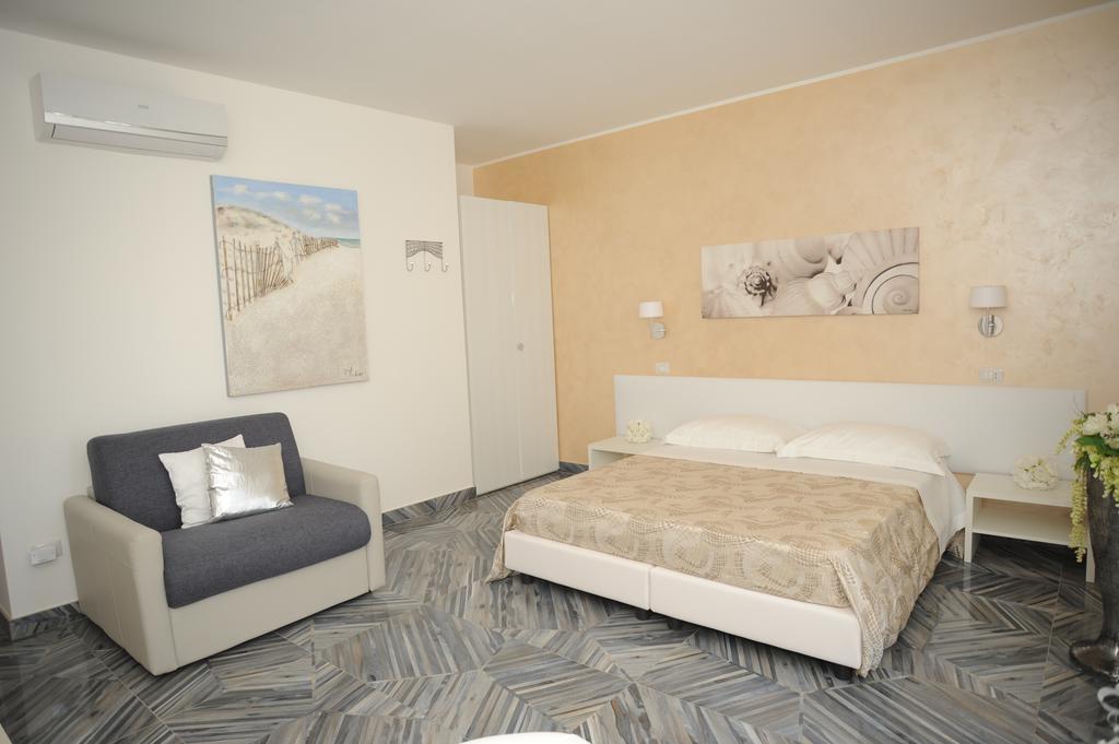 פורטו צ'זראו Casa Alfieri"Rooms And Apartments" מראה חיצוני תמונה